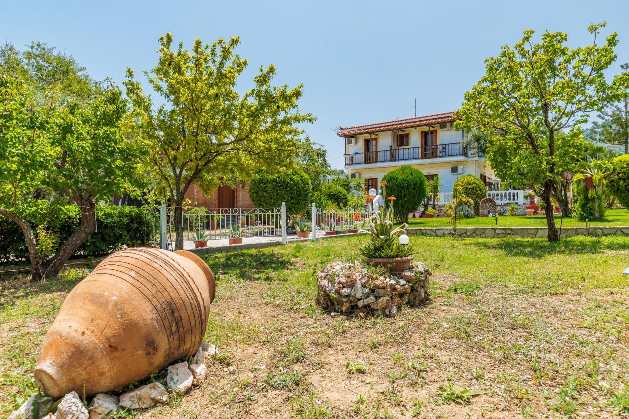 Panagou Studios Skopelos Town Exterior photo