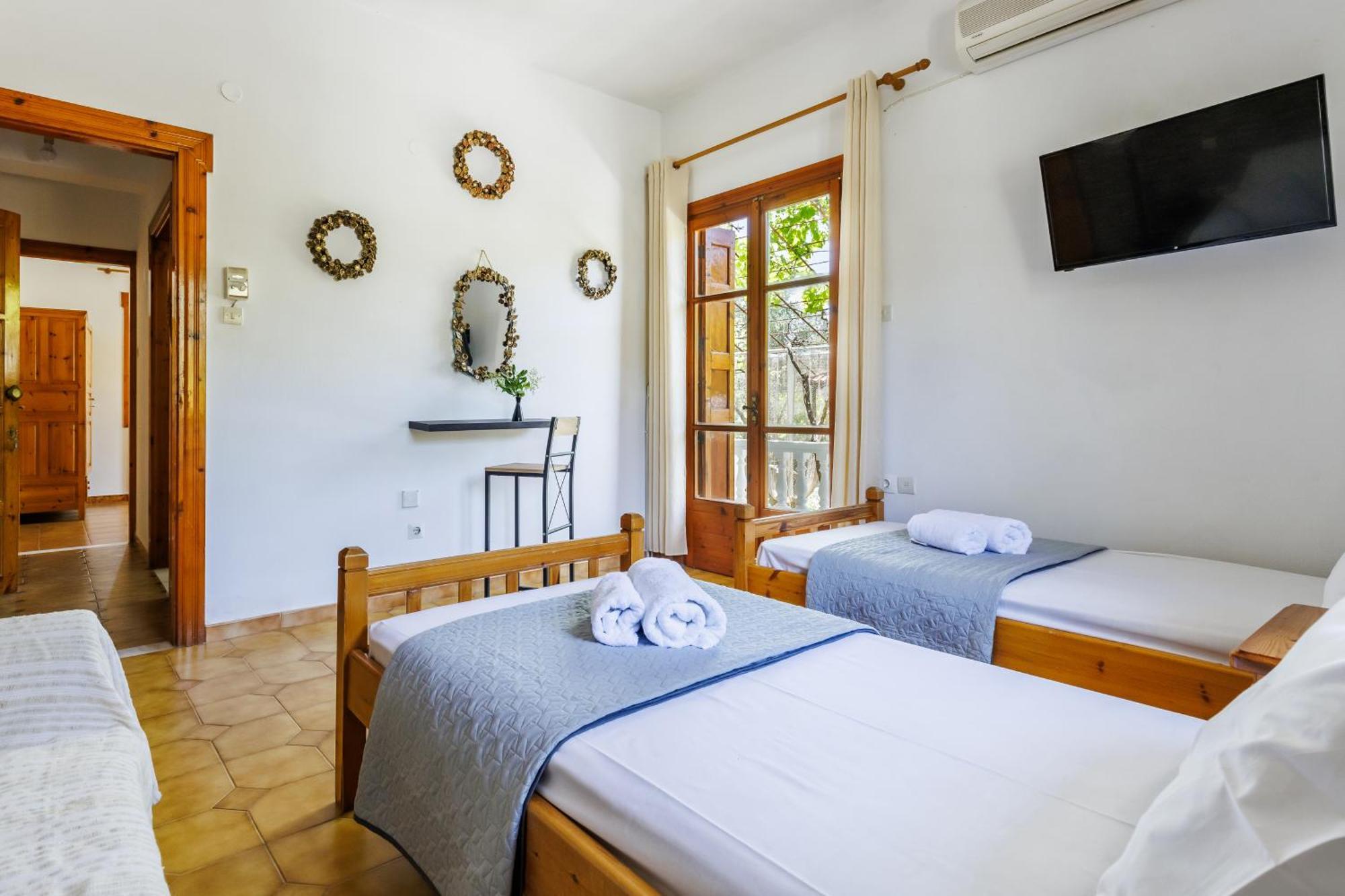 Panagou Studios Skopelos Town Exterior photo